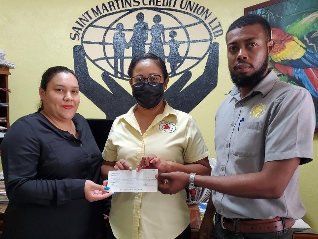 St. Martin&rsquo;s Credit Union donates one thousand dollars to school feeding program at St. Ignatius High School