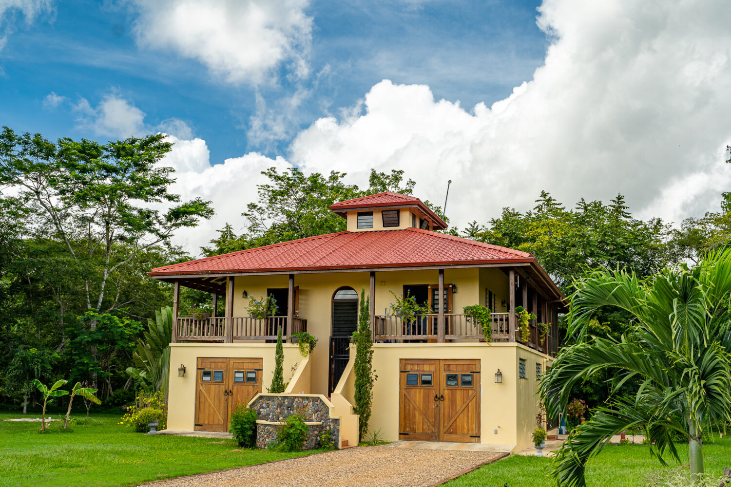 Moving to Belize? This Is the Best Place to Live!